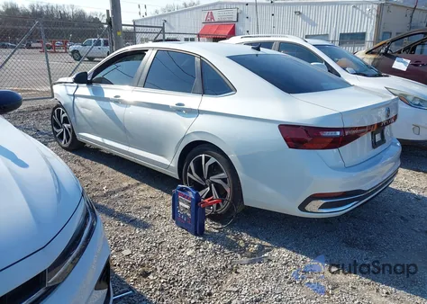 2025 Volkswagen Jetta 1.5T Sel z USA, uszkodzony, nr VIN 3VWGX7BU6SM084860